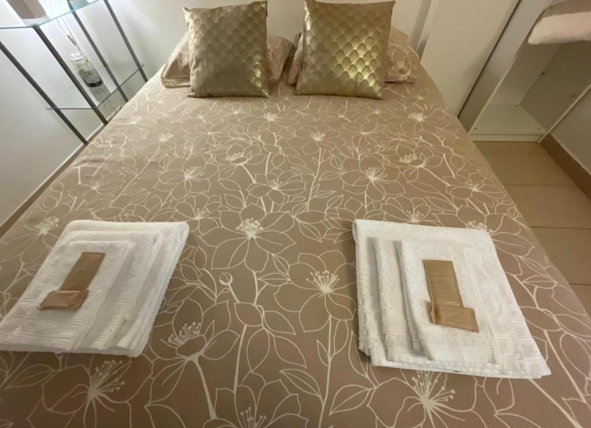 Sabrina Maison Chic Dolce Nido Sul Mare San Bartolomeo Al Mare Bagian luar foto